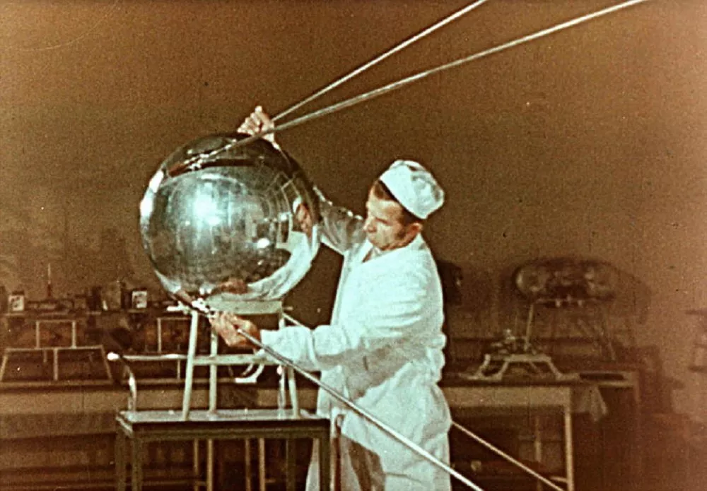 Sputnik-1, Earth's first artificial sattelite